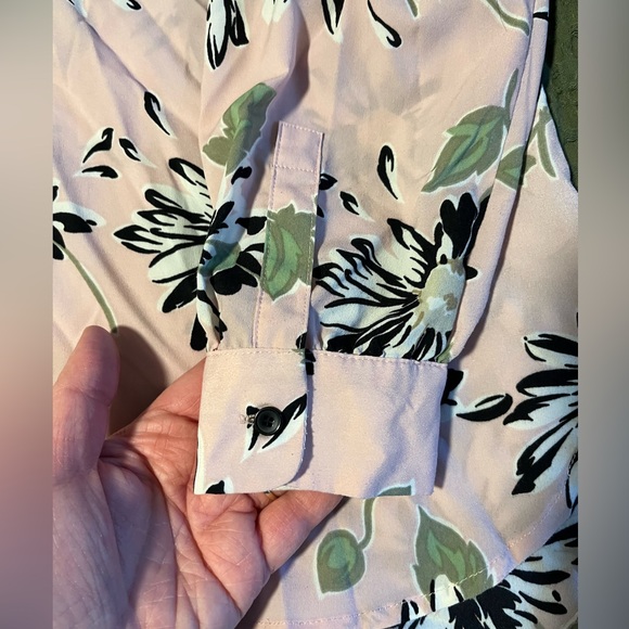 Anne Klein pink floral blouse size 12 - Picture 4 of 5